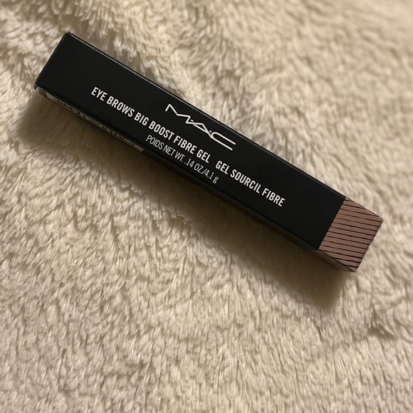 MAC Eye Brows Big Boost Fibre Gel - Picture 3 of 4